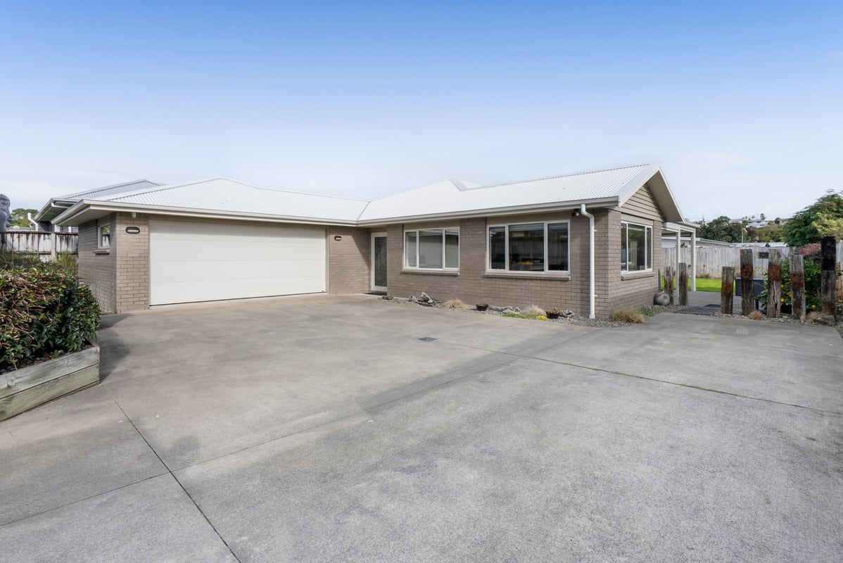 92 Smart Road, Glen Avon, New Plymouth - Carousel 25