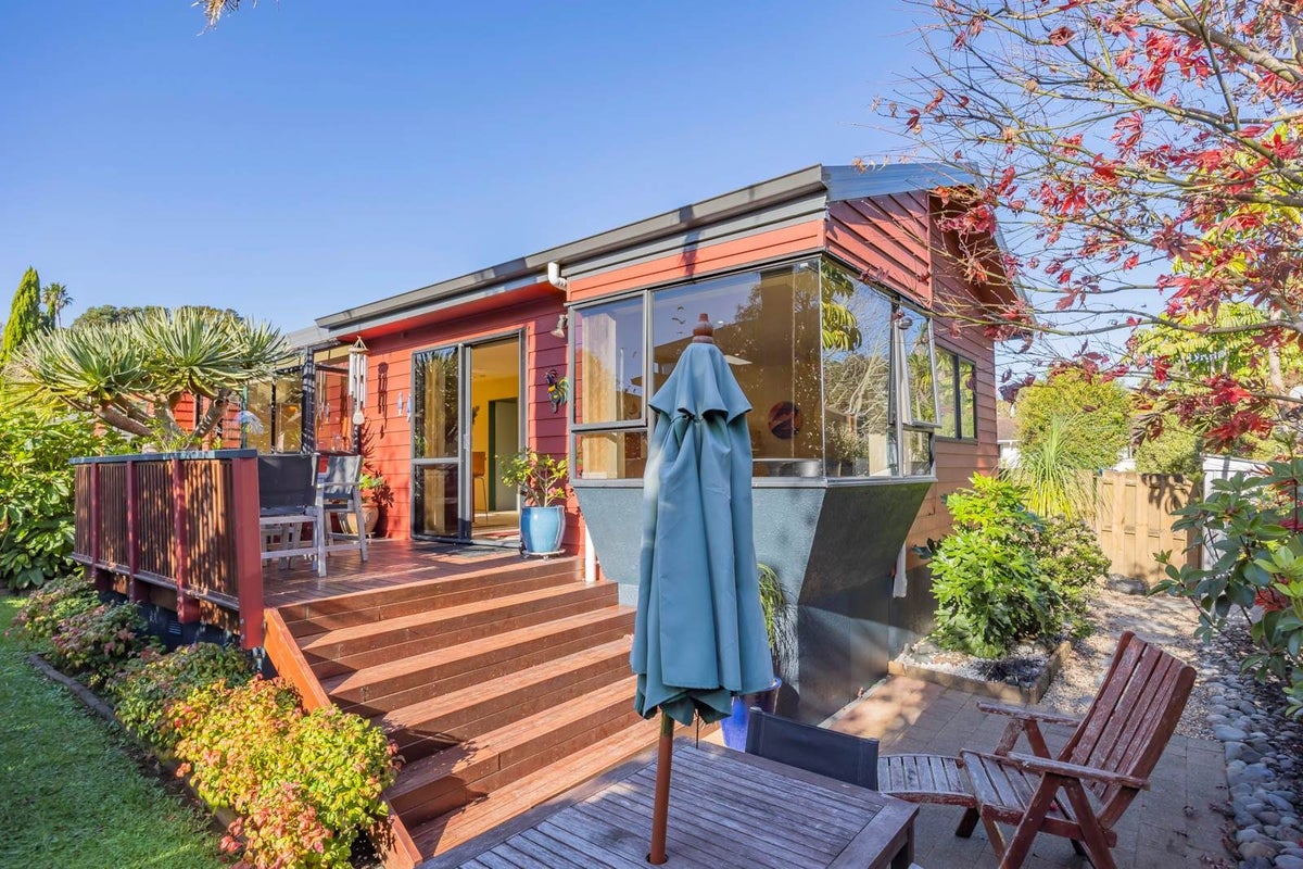 1/1031 Beach Road, Torbay, Auckland - Carousel 2