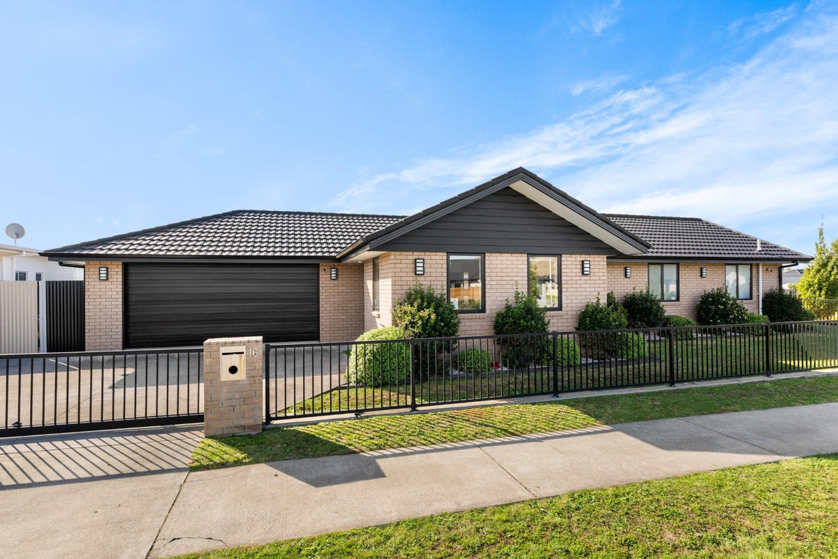 16 Spitfire Drive, Burleigh, Blenheim - Carousel 1