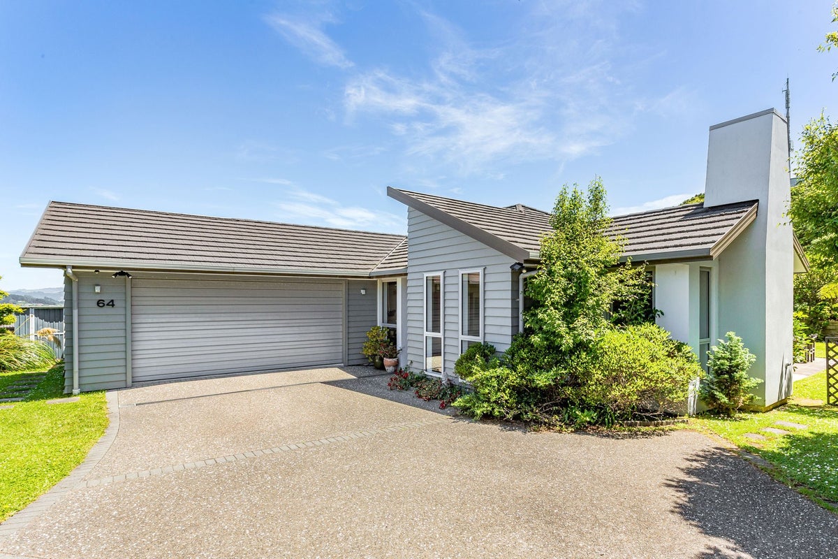 64 Aotea Drive, Aotea, Porirua - Carousel 1