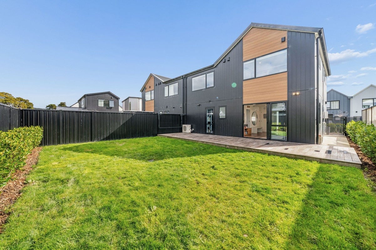 7 Orongomai Street, Wallaceville, Upper Hutt - Carousel 2