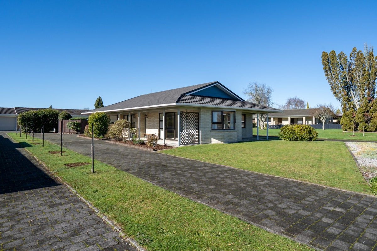 10 Conrad Place, Leamington, Cambridge - Carousel 22