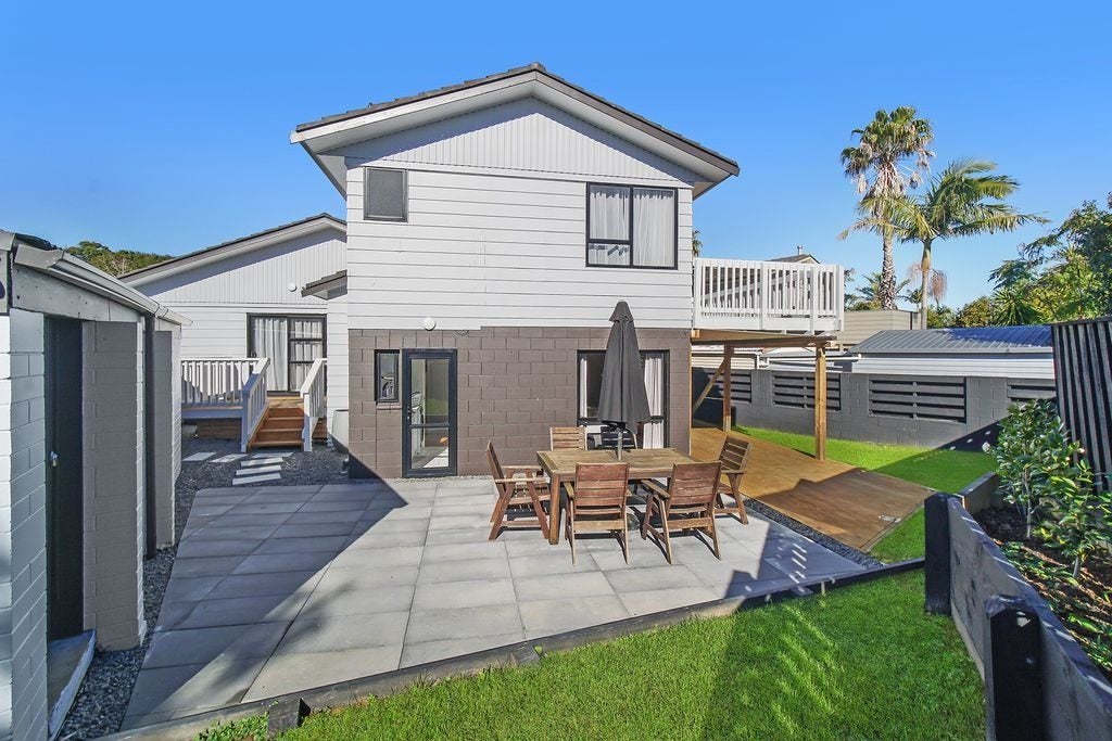 7 Bain Place, Bucklands Beach, Auckland - Carousel 2