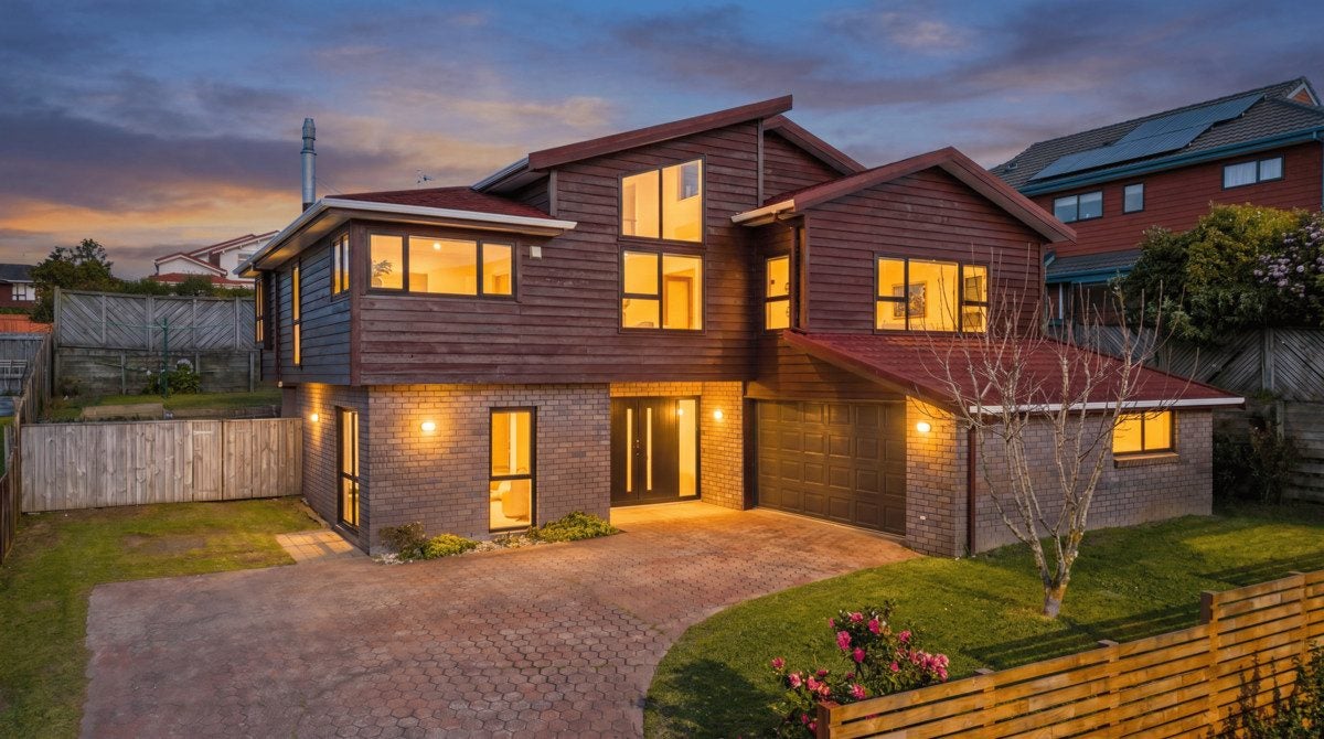 34 Lakewood Avenue, Churton Park, Wellington - Carousel 1