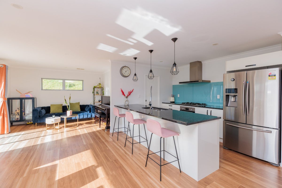15 Prestwich Rise, Churton Park, Wellington - Carousel 2