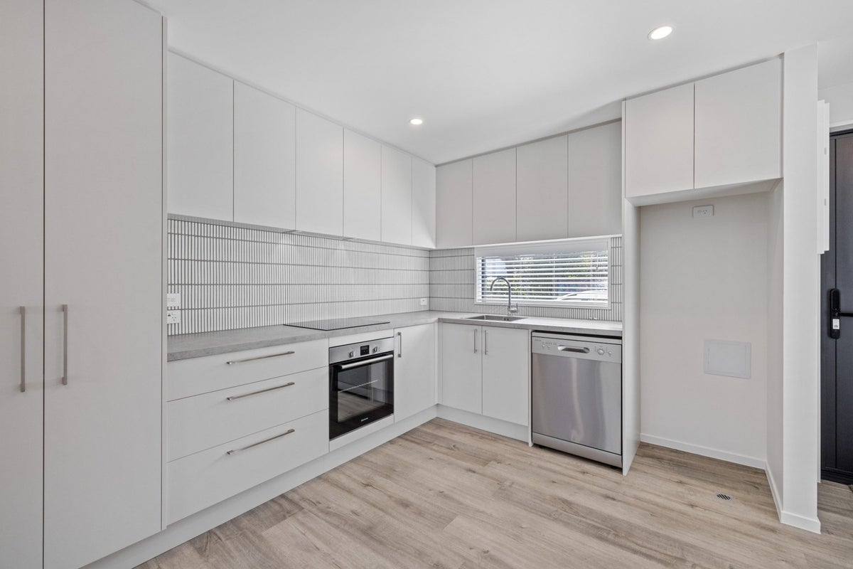 2/1 Perth Street, Richmond, Christchurch - Carousel 2