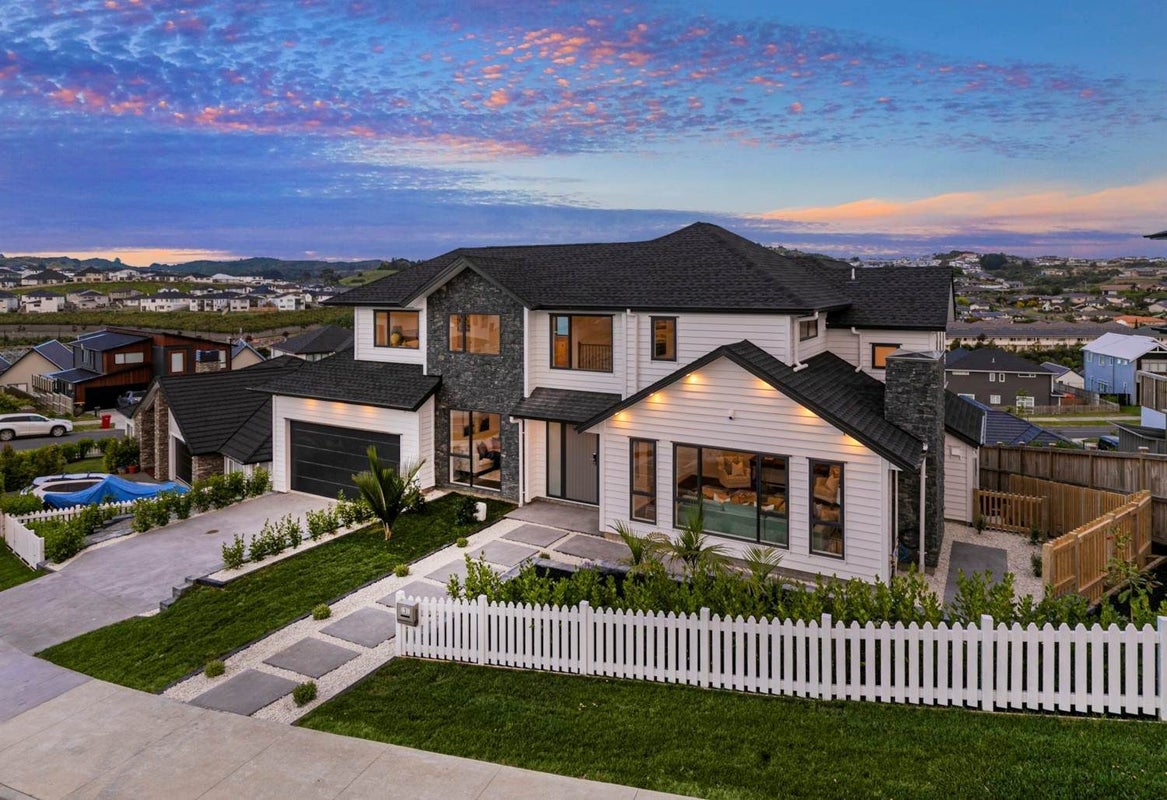 3 Cassidy Drive, Orewa, Orewa - Carousel 1