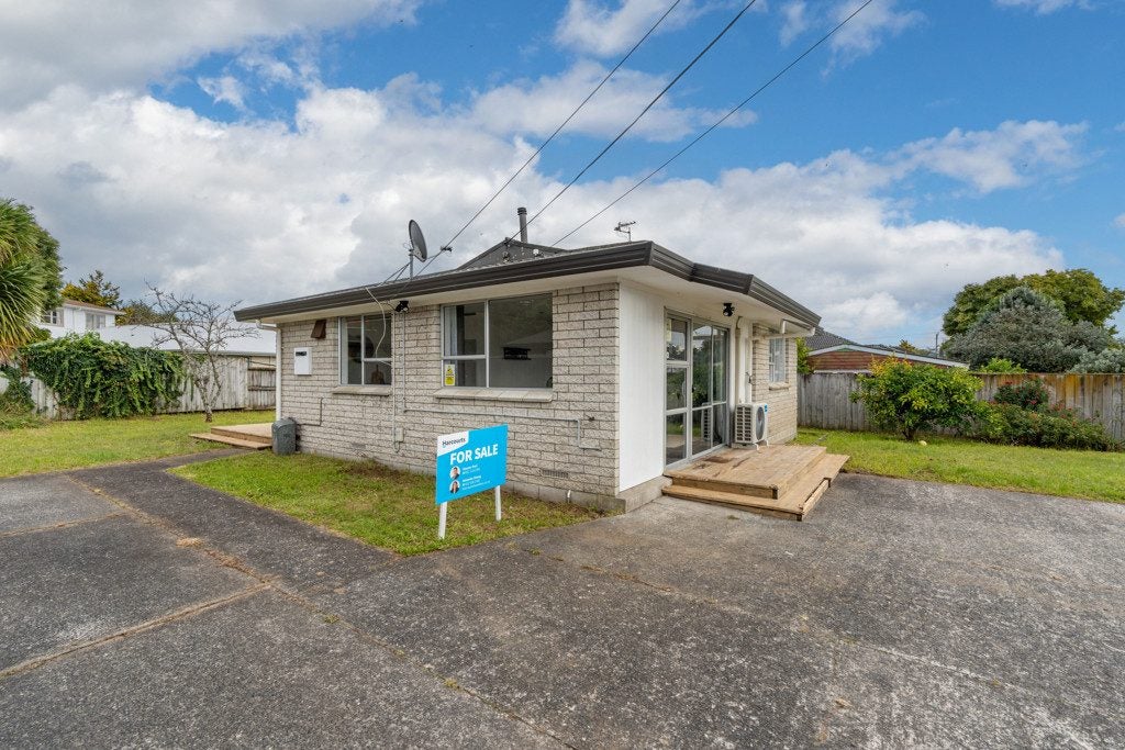 6B Glenview Terrace, Glenview, Hamilton - Carousel 2