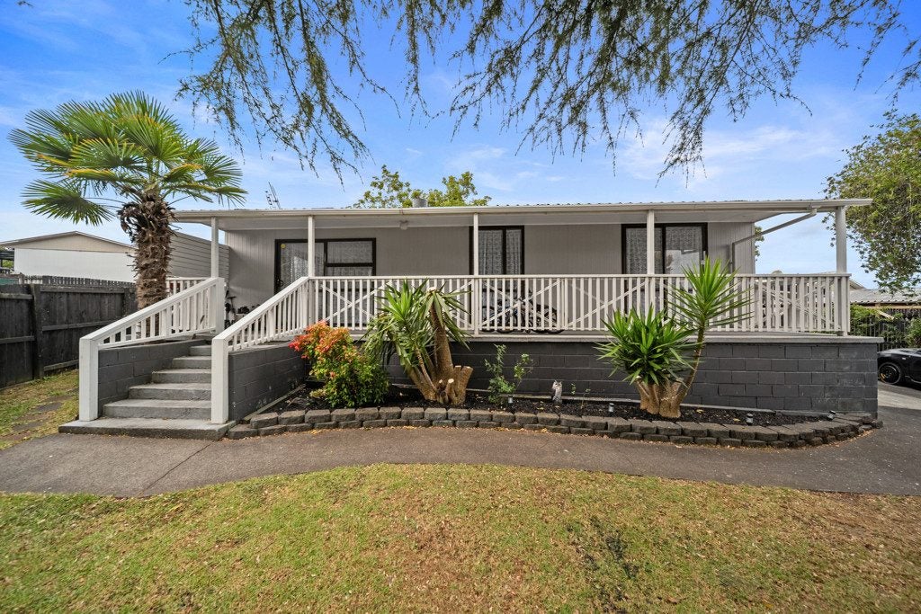 1/19 Nearco Street, Randwick Park, Auckland - Carousel 1