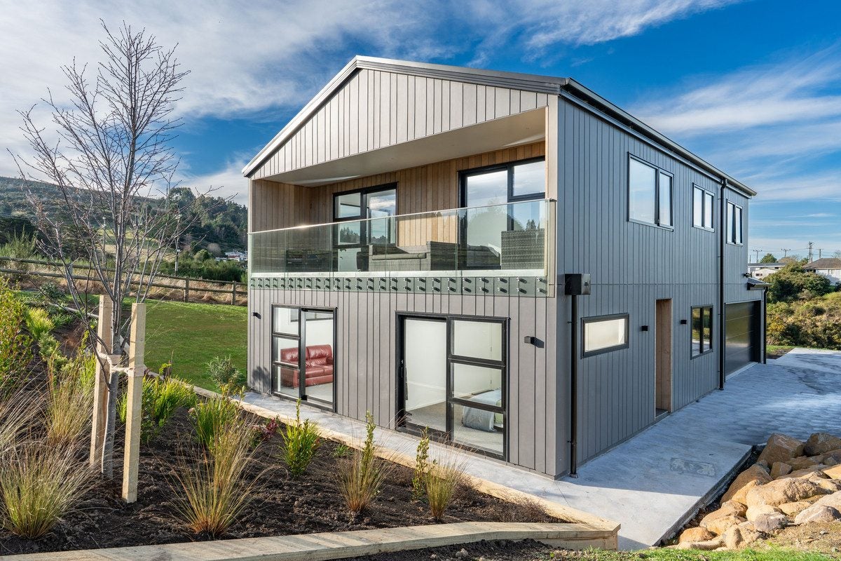22 Macleod Avenue, Halfway Bush, Dunedin, Otago - Carousel 1