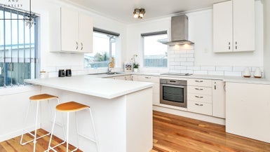 49 Beaumonts Way, Manurewa, Auckland - Carousel 1