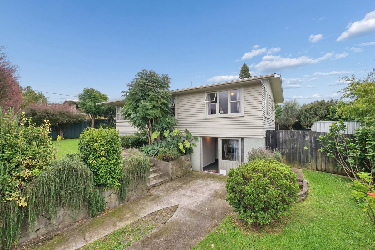 4 Filton Avenue, Brookfield, Tauranga - Carousel 2