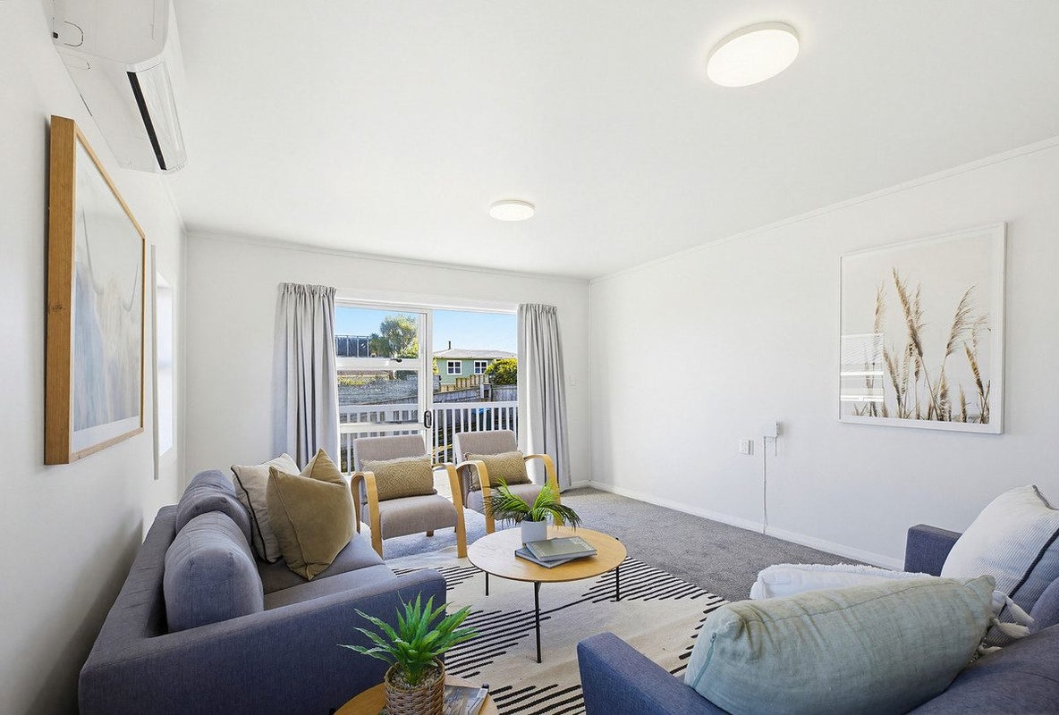 8 Herewini Street, Titahi Bay, Porirua - Carousel 2