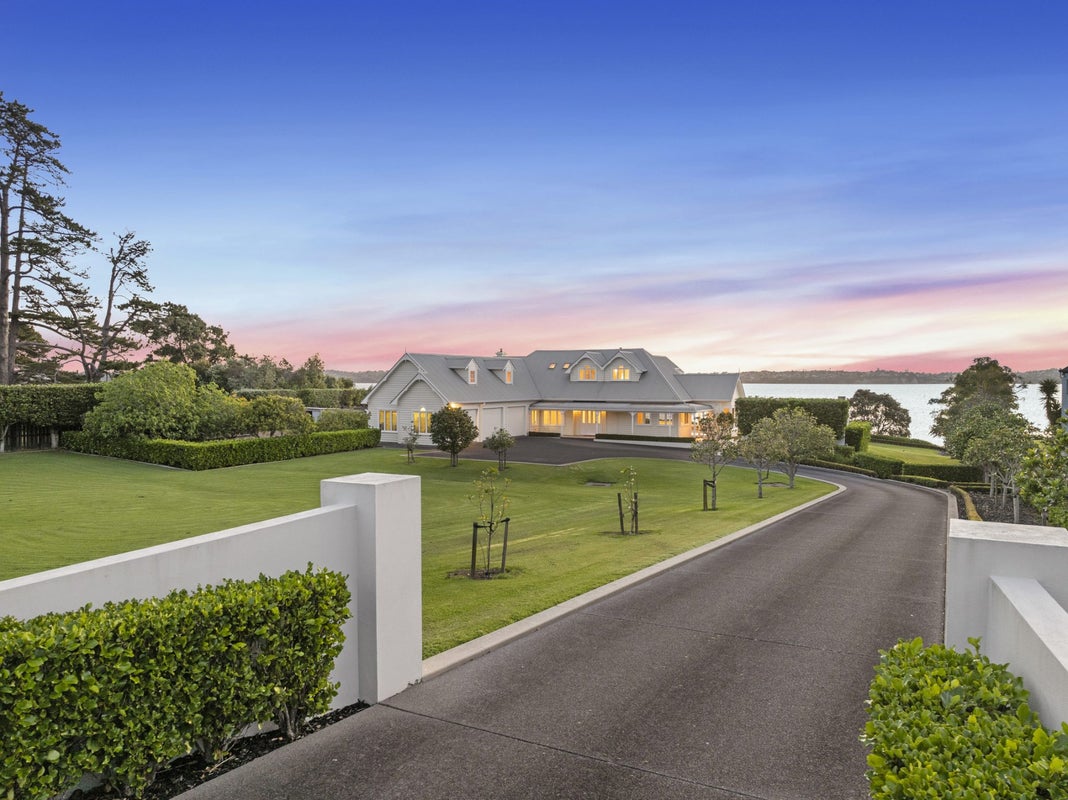 29 Puriri Road, Beachlands, Auckland - Carousel 1