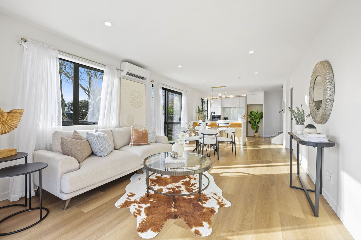 38A Dale Crescent, Pakuranga, Auckland - Carousel 1