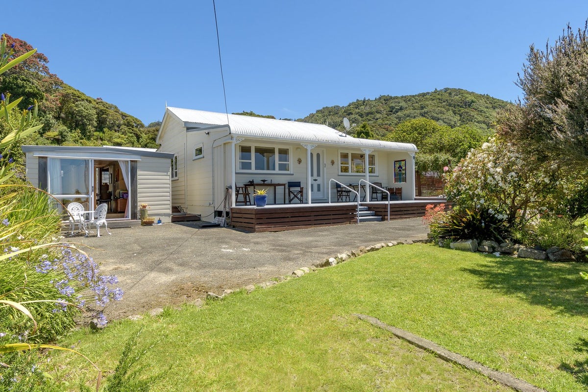 17A Mair Street, Matata, Whakatane - Carousel 1