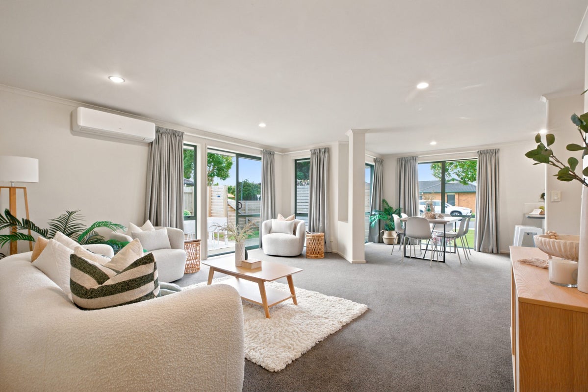 70 The Gardens Drive, Papamoa Beach, Papamoa - Carousel 1
