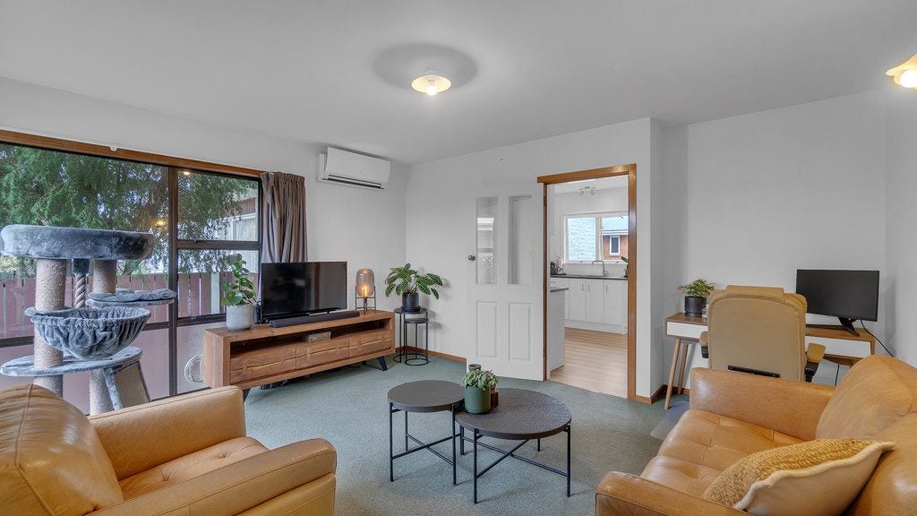 2/2 Greenpark Street, Hoon Hay, Christchurch - Carousel 1