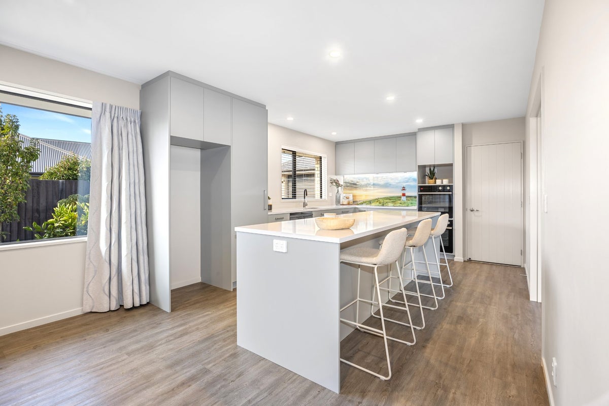 12 James Hight Drive, Halswell, Christchurch - Carousel 2