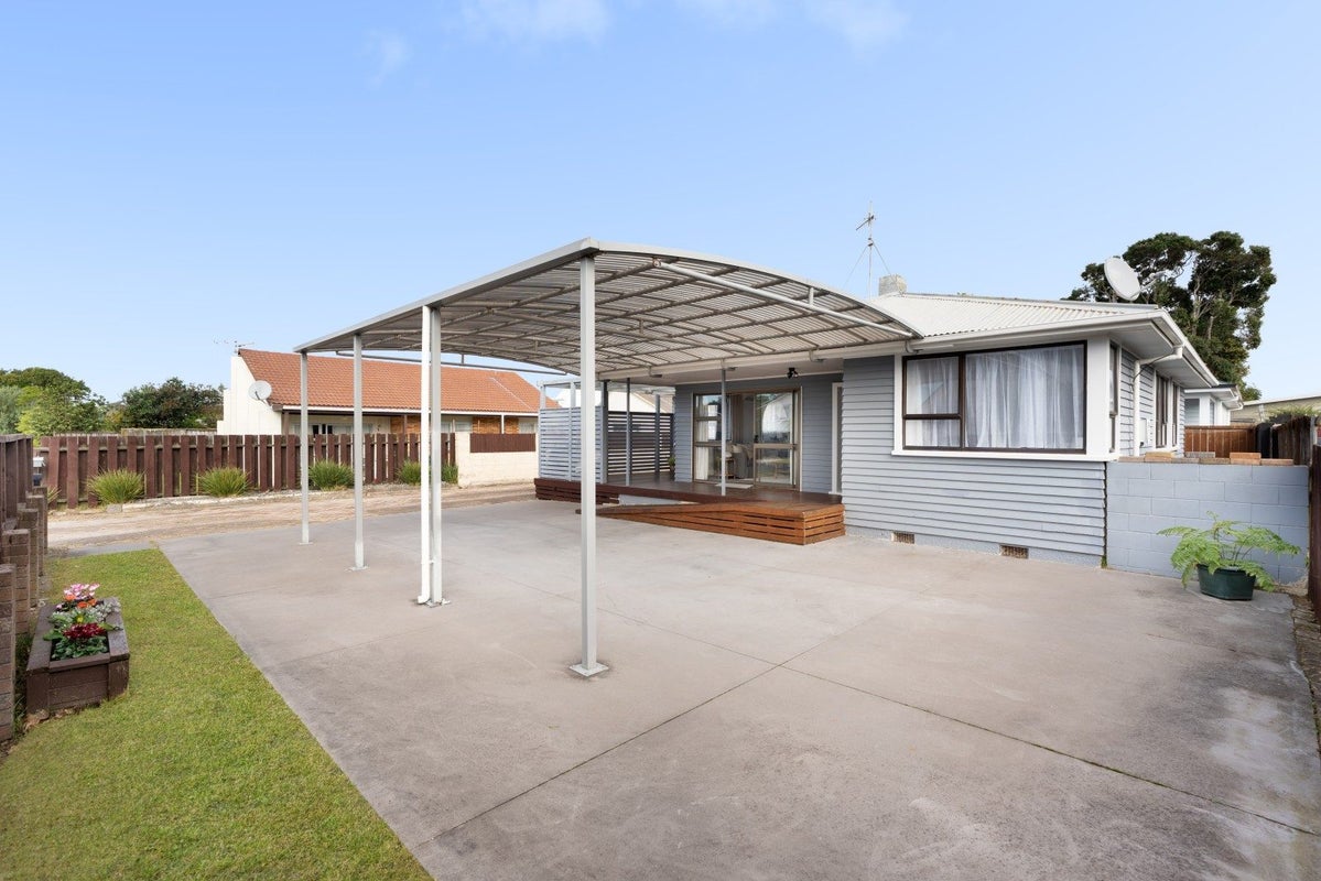 16 Leander Street, Mount Maunganui, Mount Maunganui - Carousel 1