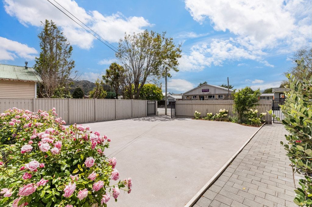 41 Royal Street, Upper Hutt Central, Upper Hutt - Carousel 25