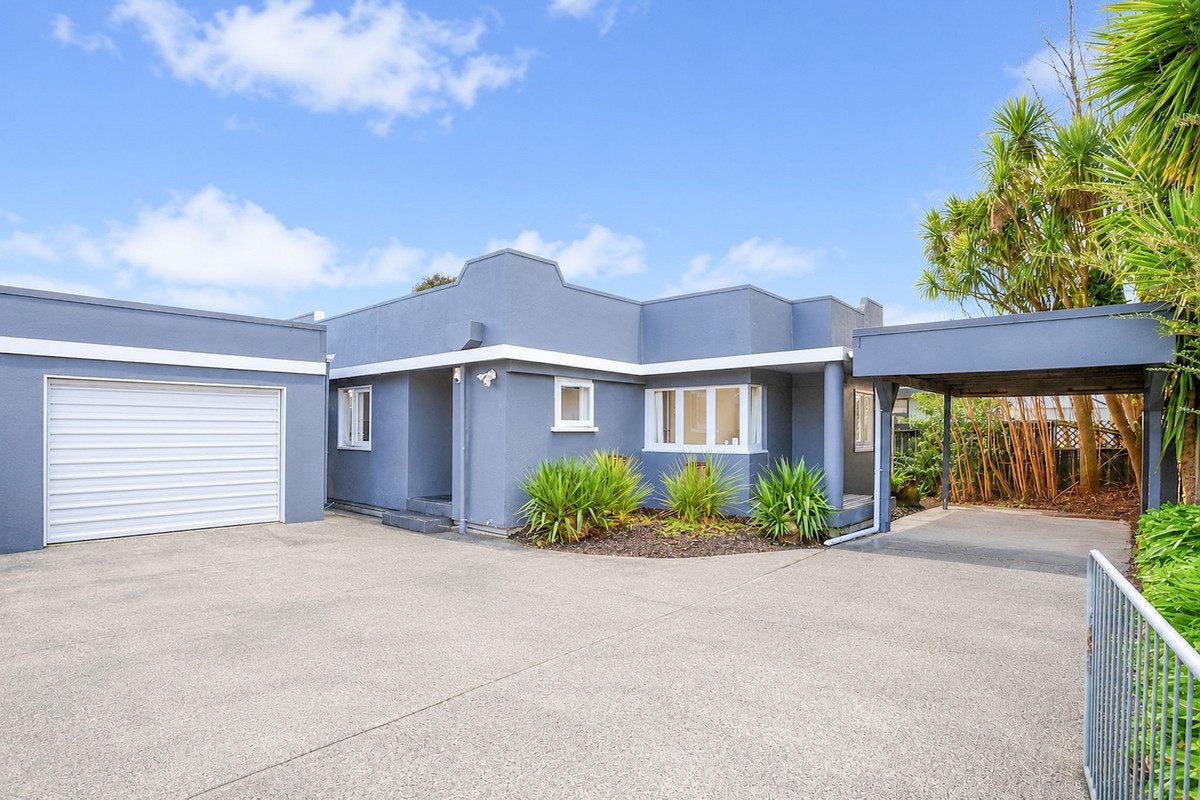 84 Rimu Street, Maeroa, Hamilton - Carousel 1