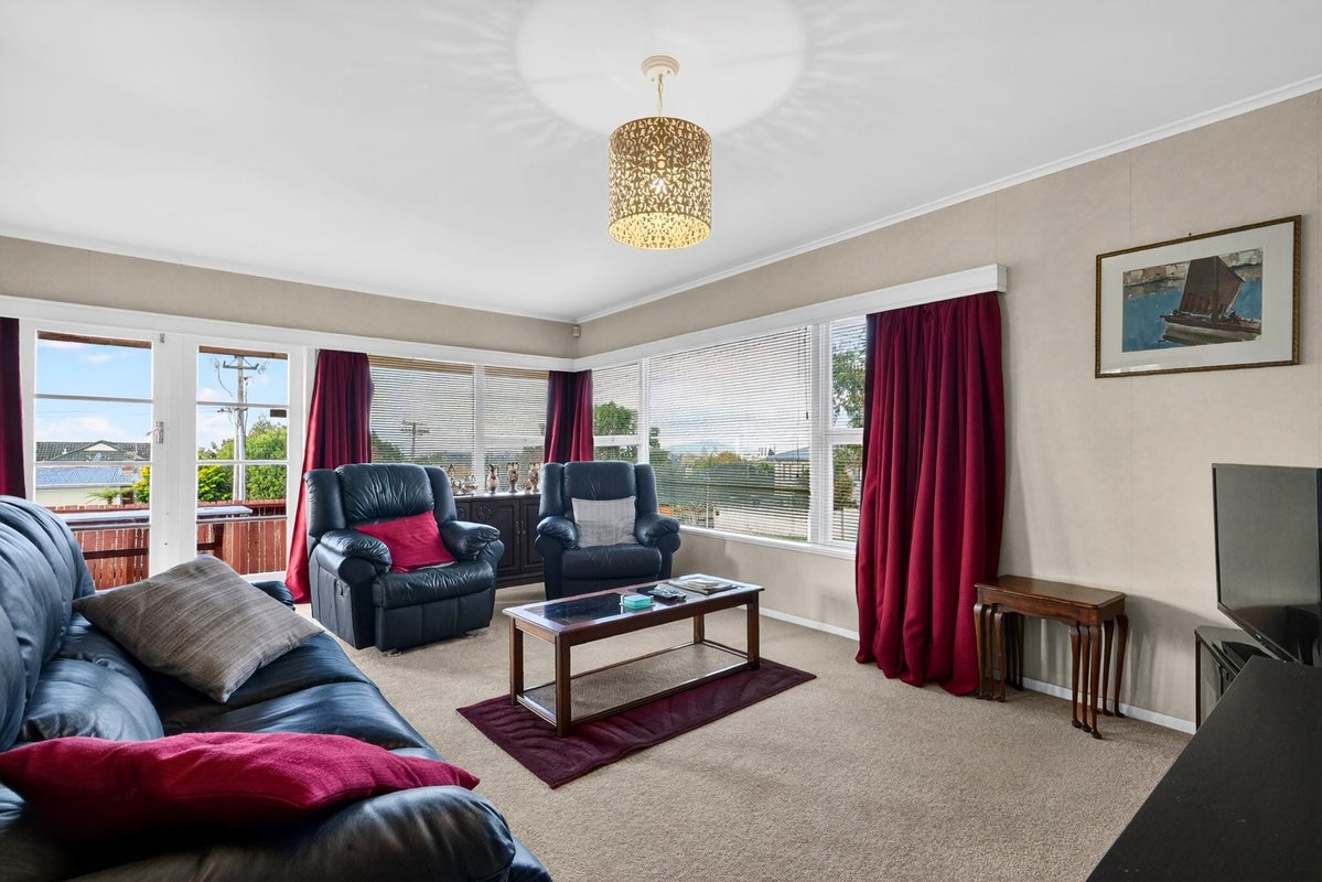 1/2 Tye Road, Hillcrest, Auckland - Carousel 2