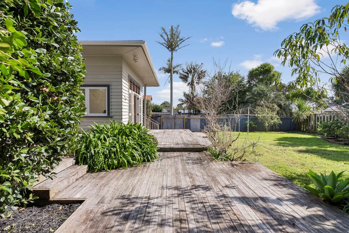 42 Duke Street, Mount Roskill, Auckland - Carousel 2
