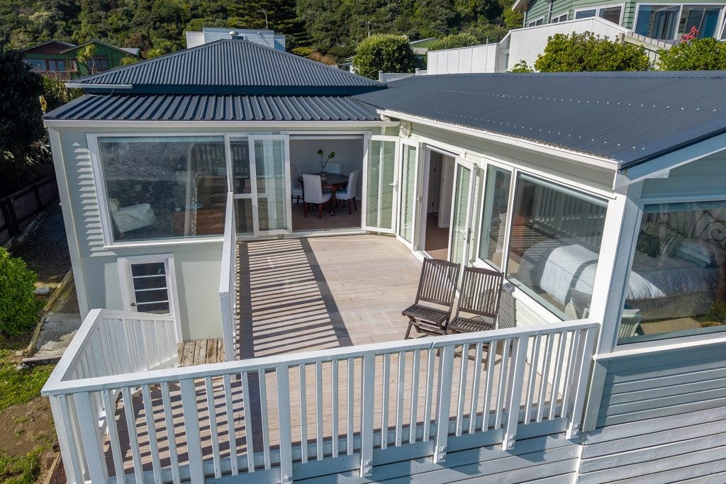 86 Ames Street, Paekakariki - Carousel 2