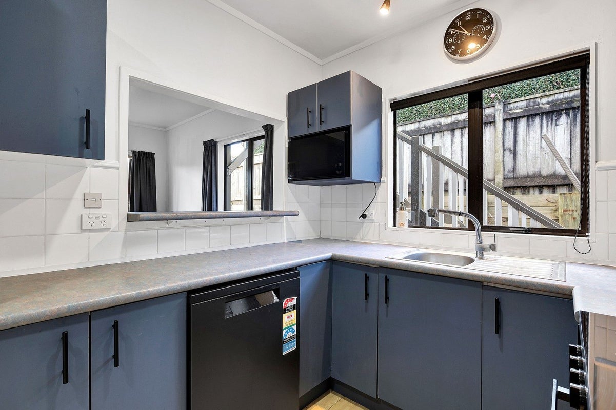 92 Heta Road, Highlands Park, New Plymouth - Carousel 2
