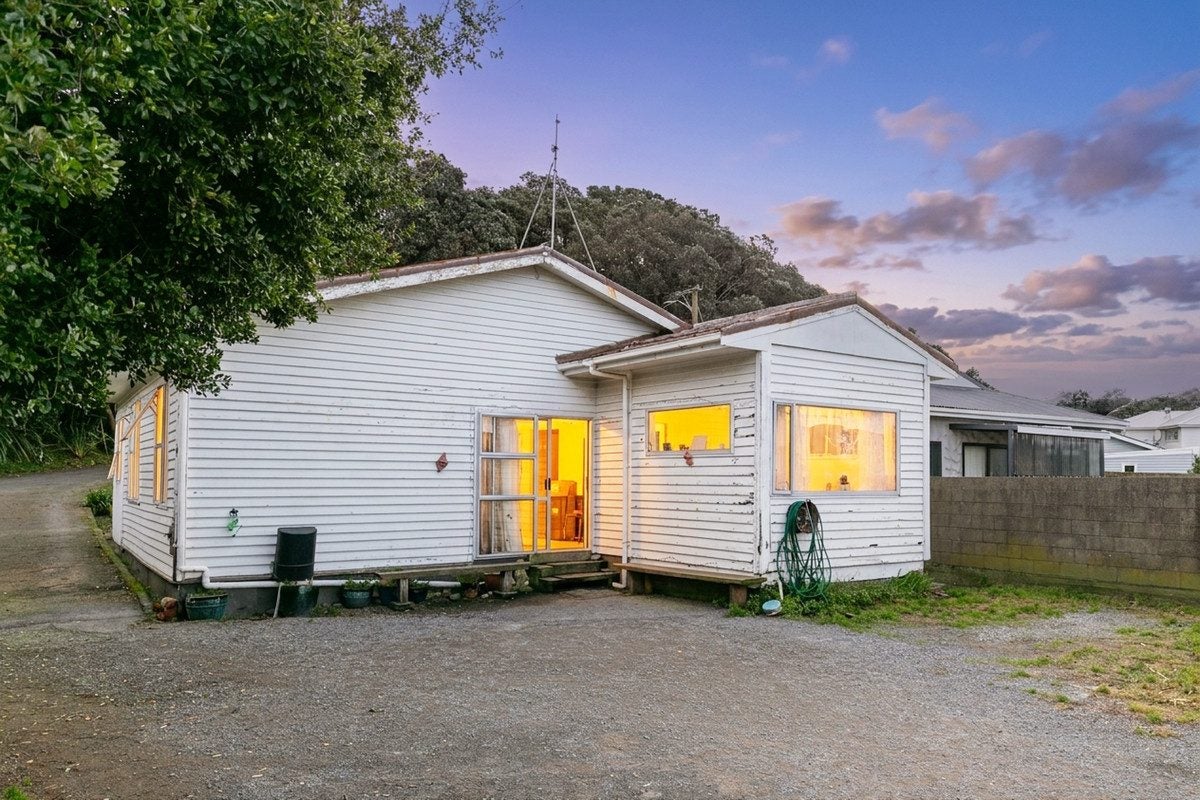 114 Wexford Road, Miramar, Wellington - Carousel 2