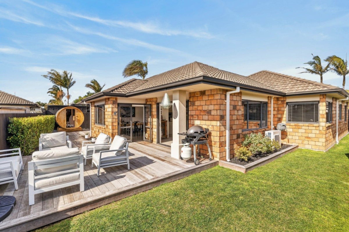 8 Tomika Crescent, Papamoa, Tauranga, Bay Of Plenty - Carousel 1