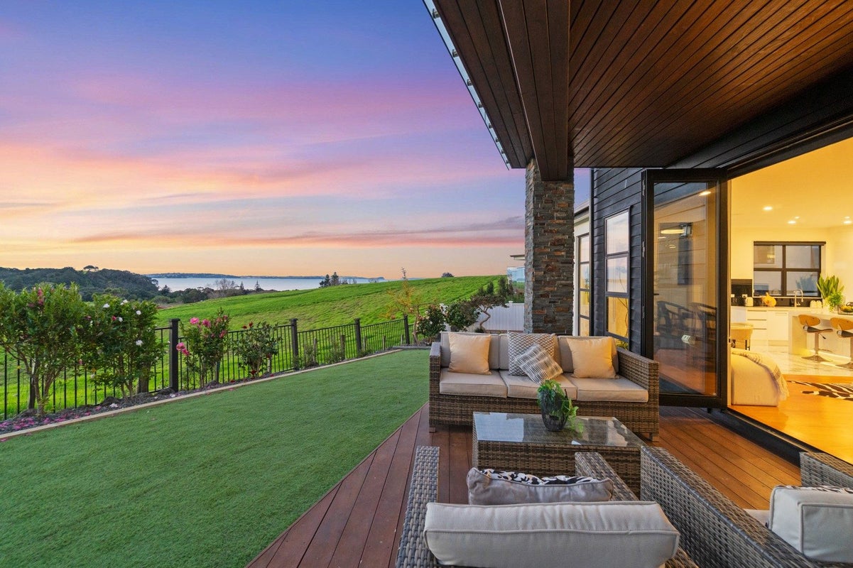 1 Bounty Road, Long Bay, Auckland - Carousel 1