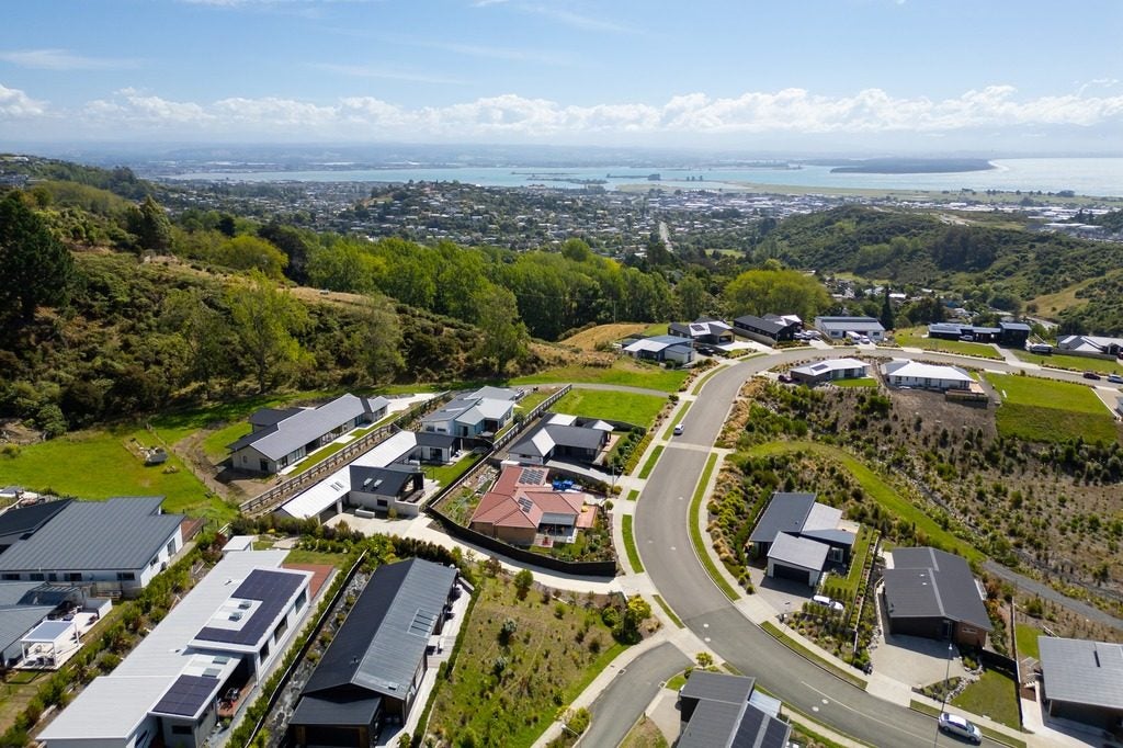 13 Vista Drive, Bishopdale, Nelson - Carousel 37