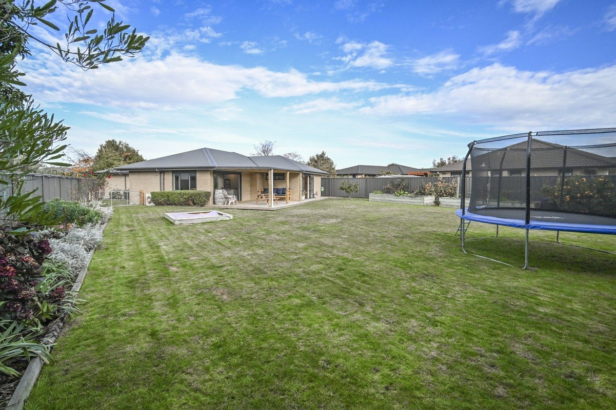 11 Barcroft Street, Frimley, Hastings - Carousel 1
