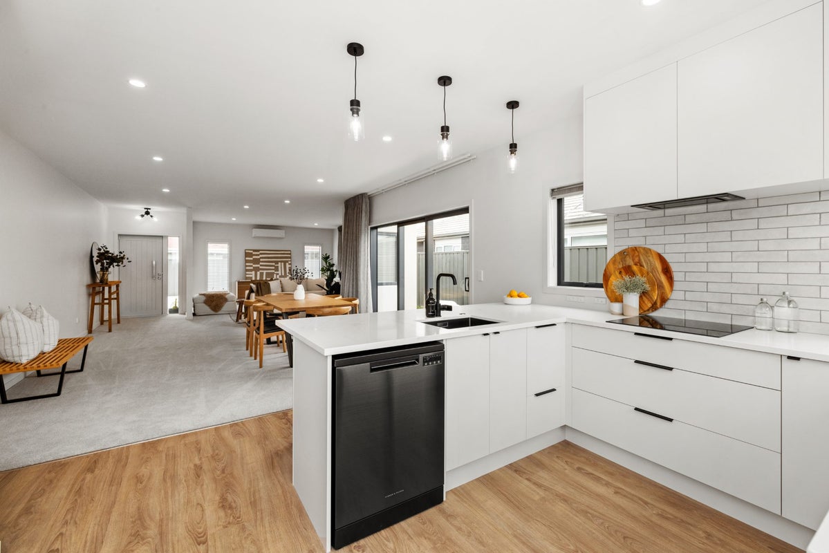 10 West Place, Greenmeadows, Napier - Carousel 1