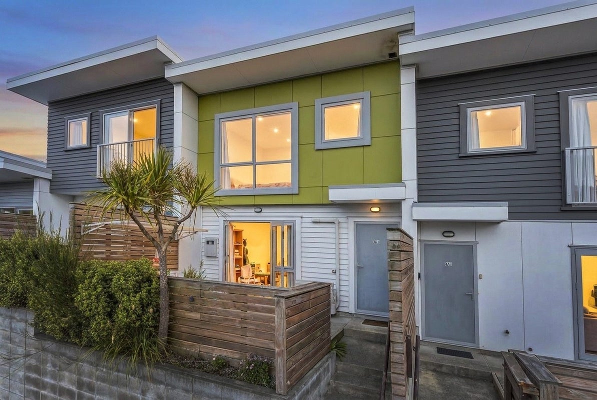 4/8 Middleton Road, Johnsonville, Wellington - Carousel 1
