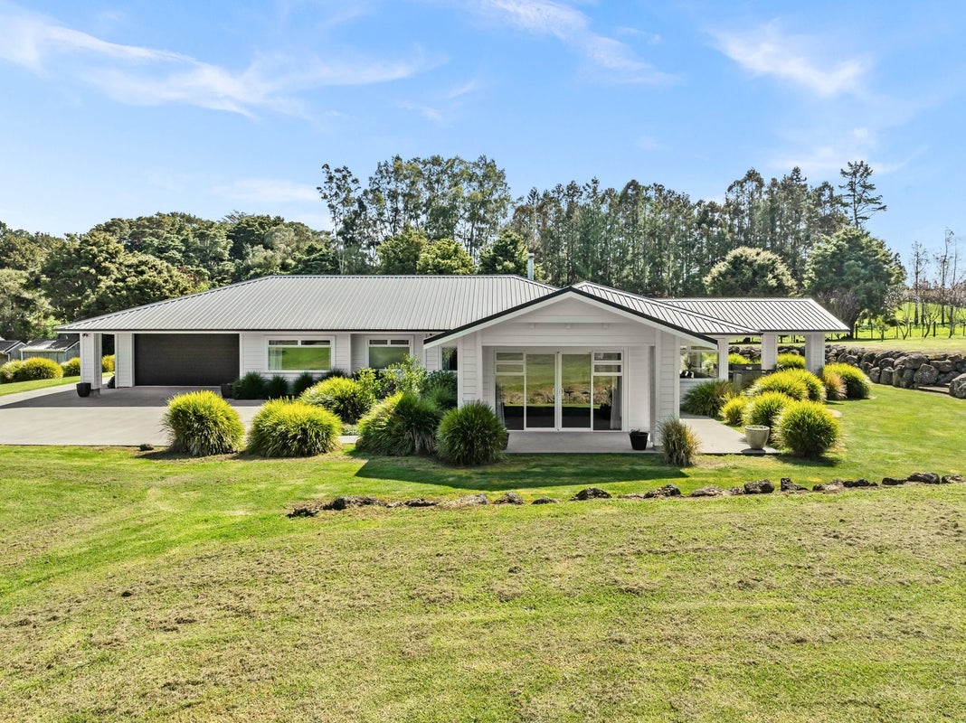 587C Crane Road, Kauri, Kamo - Carousel 1