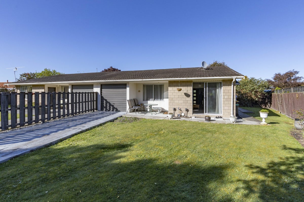 1/20 De Bloge Place, Burwood, Christchurch - Carousel 1