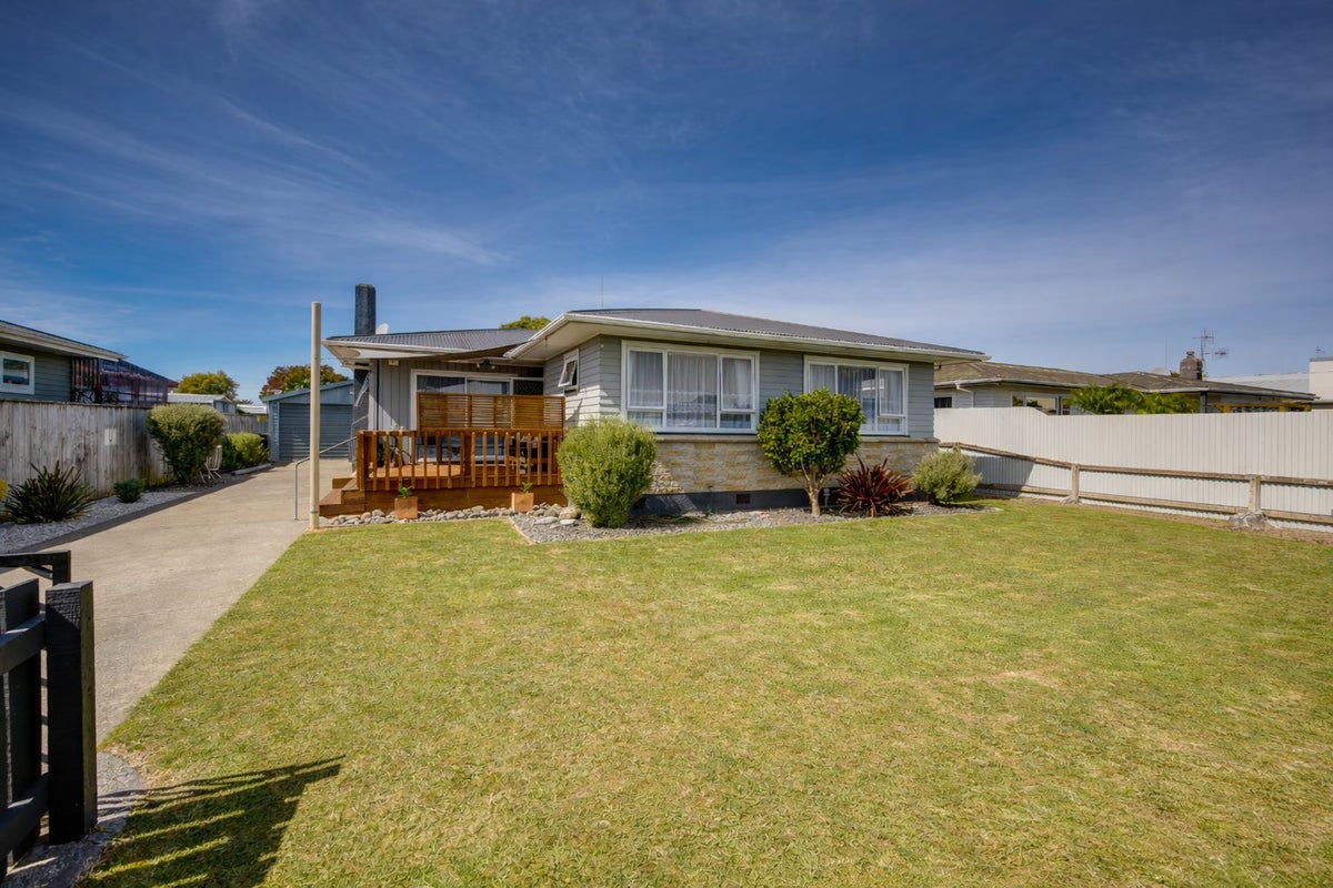 69 Clarence Cox Crescent, Pirimai, Napier - Carousel 2