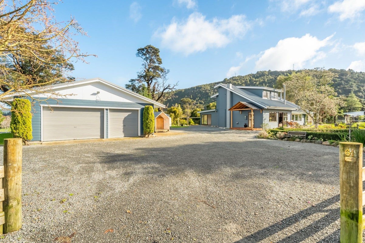 61 Twin Lakes Road, Te Marua, Upper Hutt - Carousel 34
