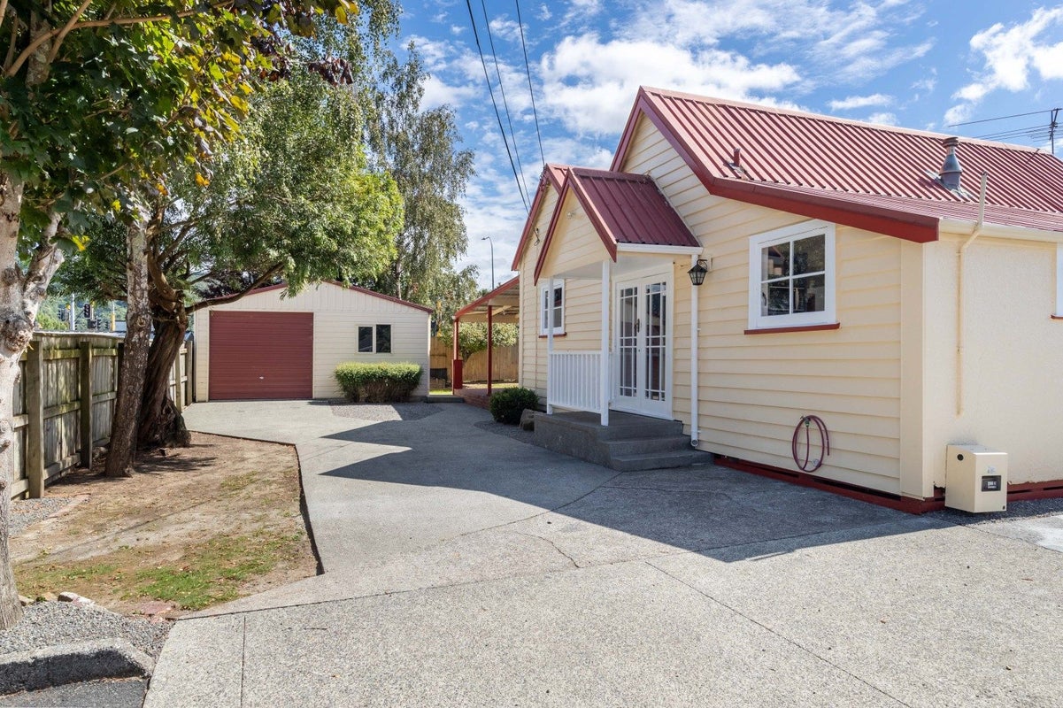 5 Mangaroa Hill Road, Clouston Park, Upper Hutt - Carousel 1