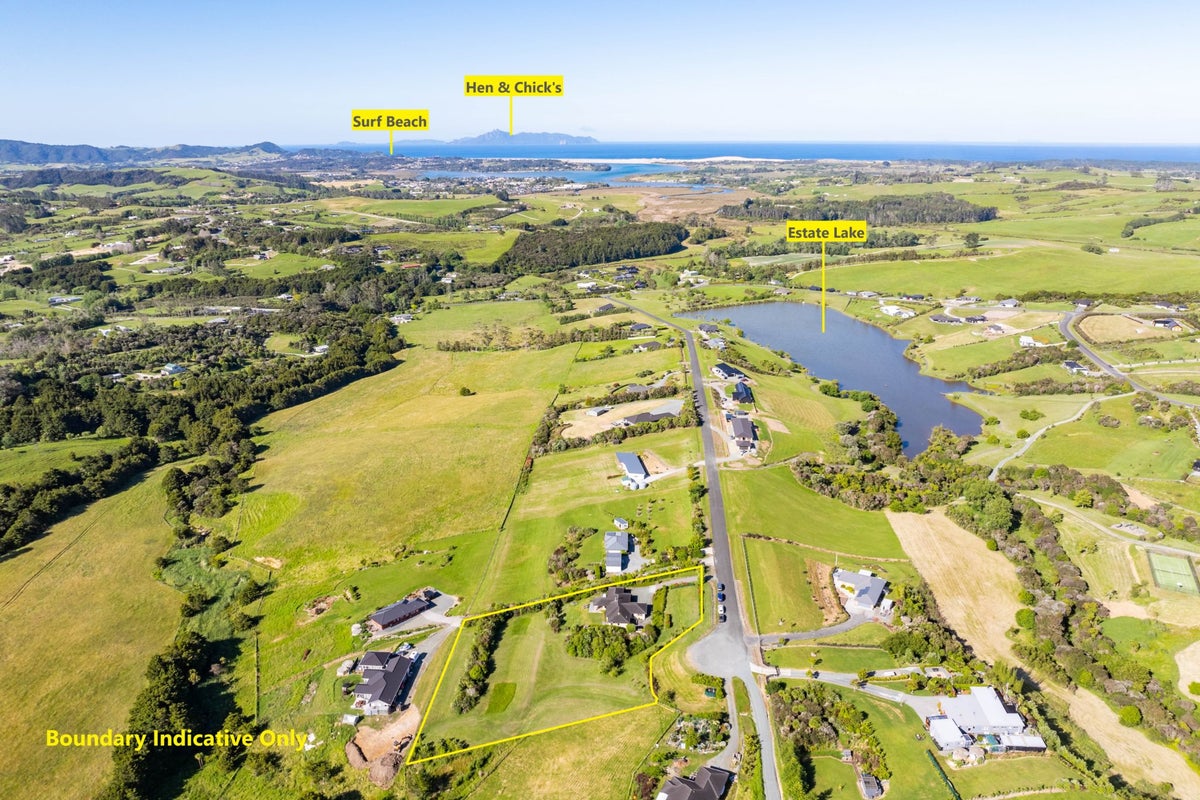 82 Daniel Parade, MANGAWHAI, WELLSFORD - Carousel 2