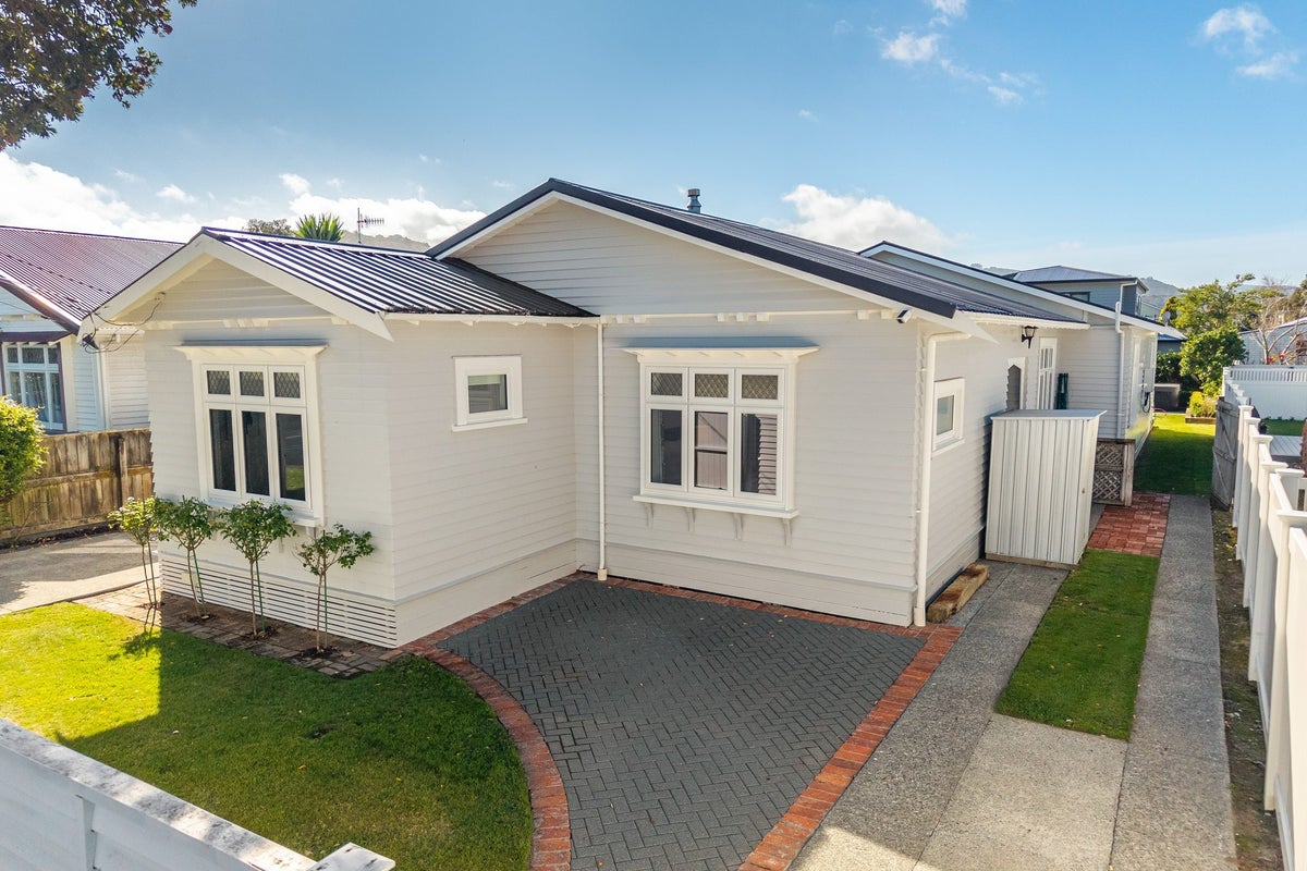 19 Graham Street, Petone, Lower Hutt - Carousel 1