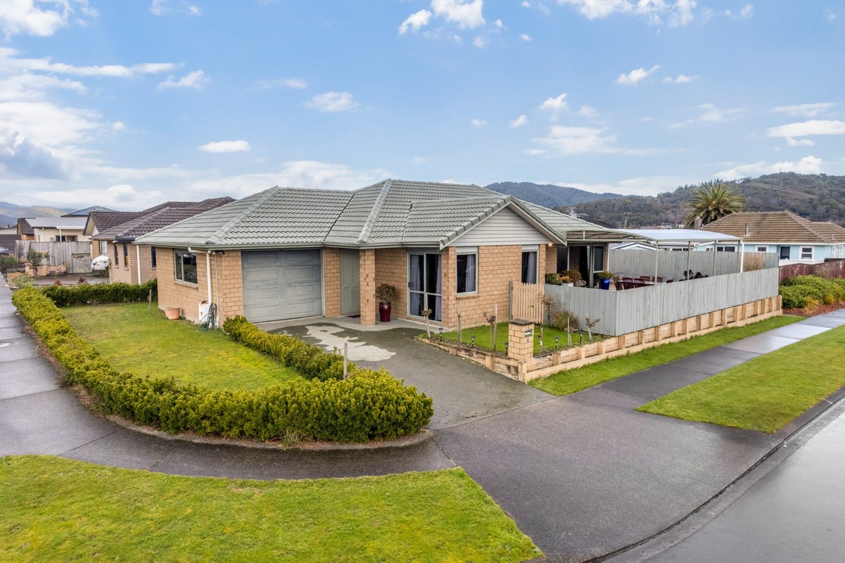 2 Fraser Colman Grove, Wainuiomata, Lower Hutt - Carousel 1