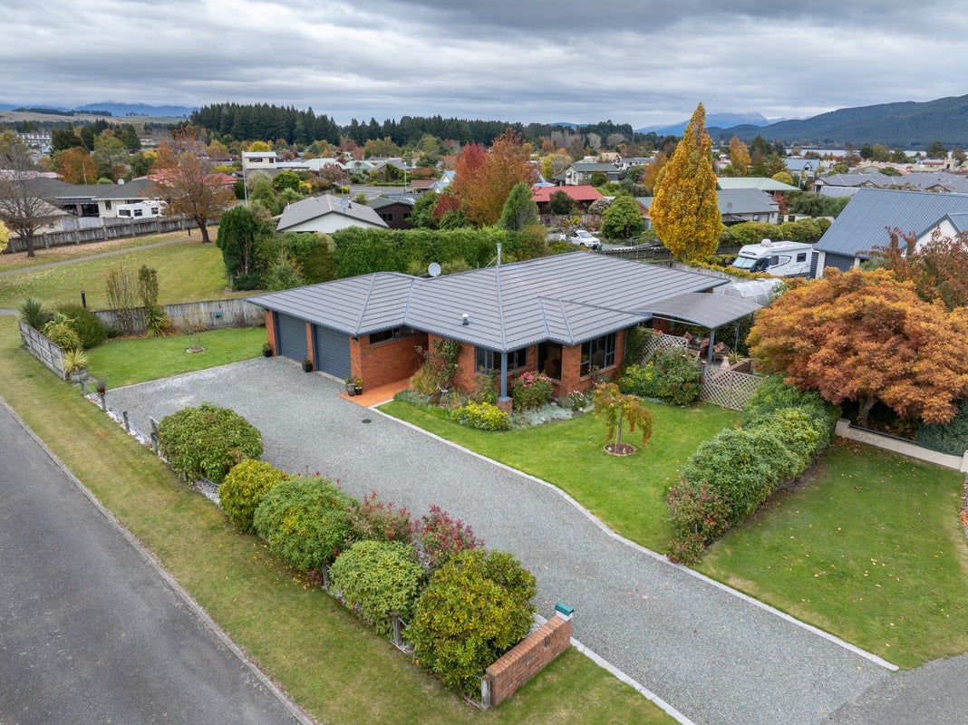 10 Melland Place, Te Anau, Te Anau - Carousel 1
