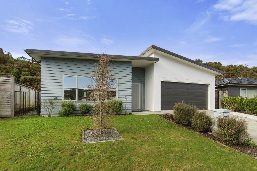 7 Barry Groucott Grove, Wainuiomata, Lower Hutt - Carousel 21