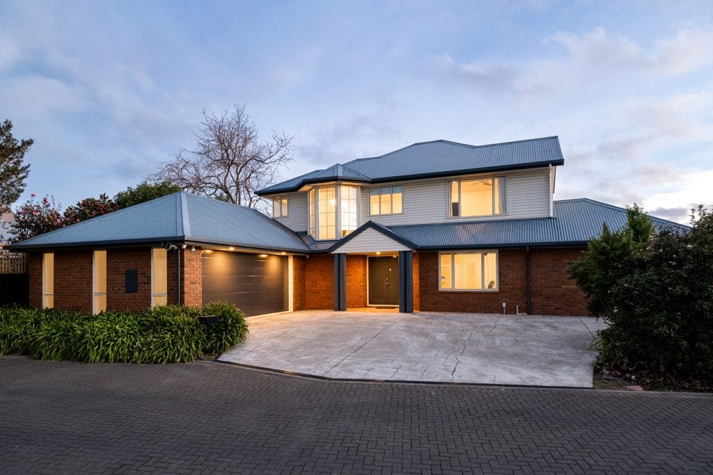 1 Oaktree Lane, Bishopdale, Christchurch - Carousel 1
