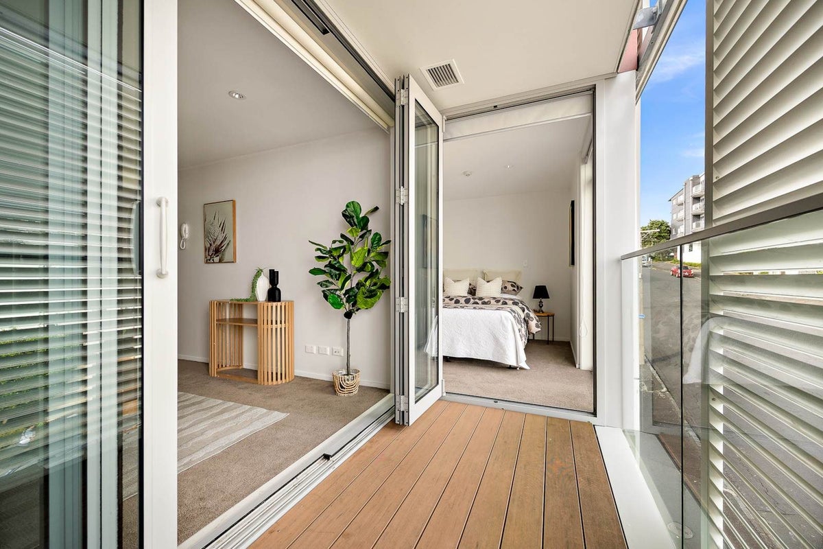 405/15 Rendall Place, Eden Terrace, Auckland - Carousel 1