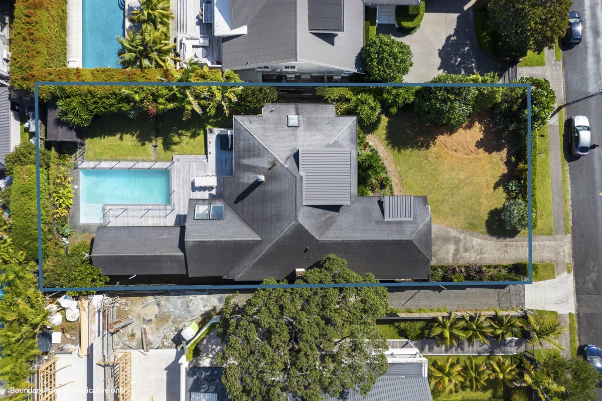 8 Tiri Road, Milford, Auckland - Carousel 1
